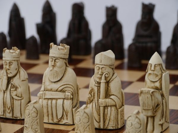 Berkeley Chess - Isle of Lewis Chess Set - Ivory and Brown - Image 8