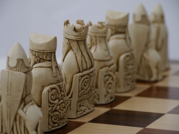 Berkeley Chess - Isle of Lewis Chess Set - Ivory and Brown - Image 6